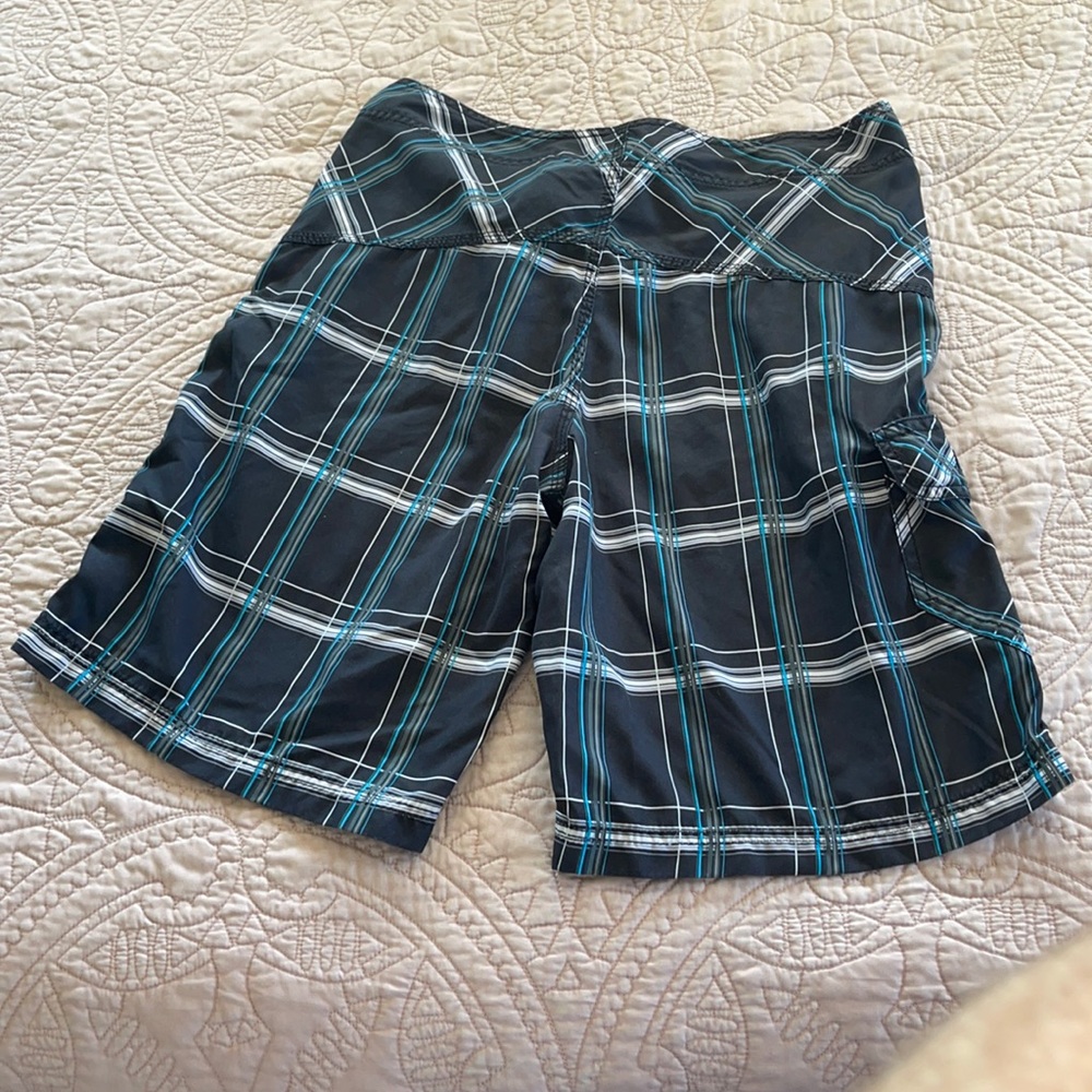 Size 31 men’s Hurley board shorts